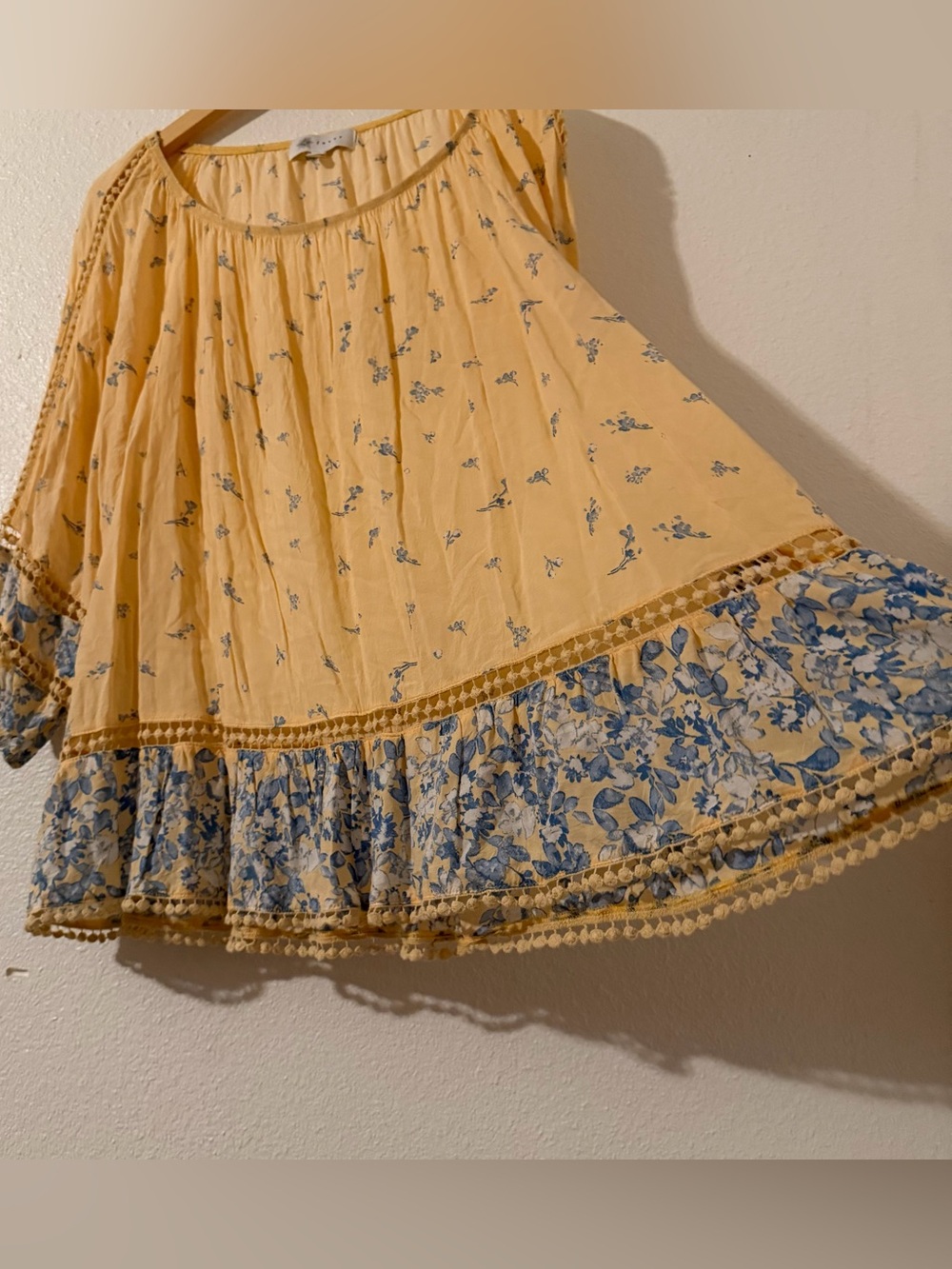 Fever Yellow Floral Peasant Blouse with Blue Trim Size 2X - Picture 5 of 10